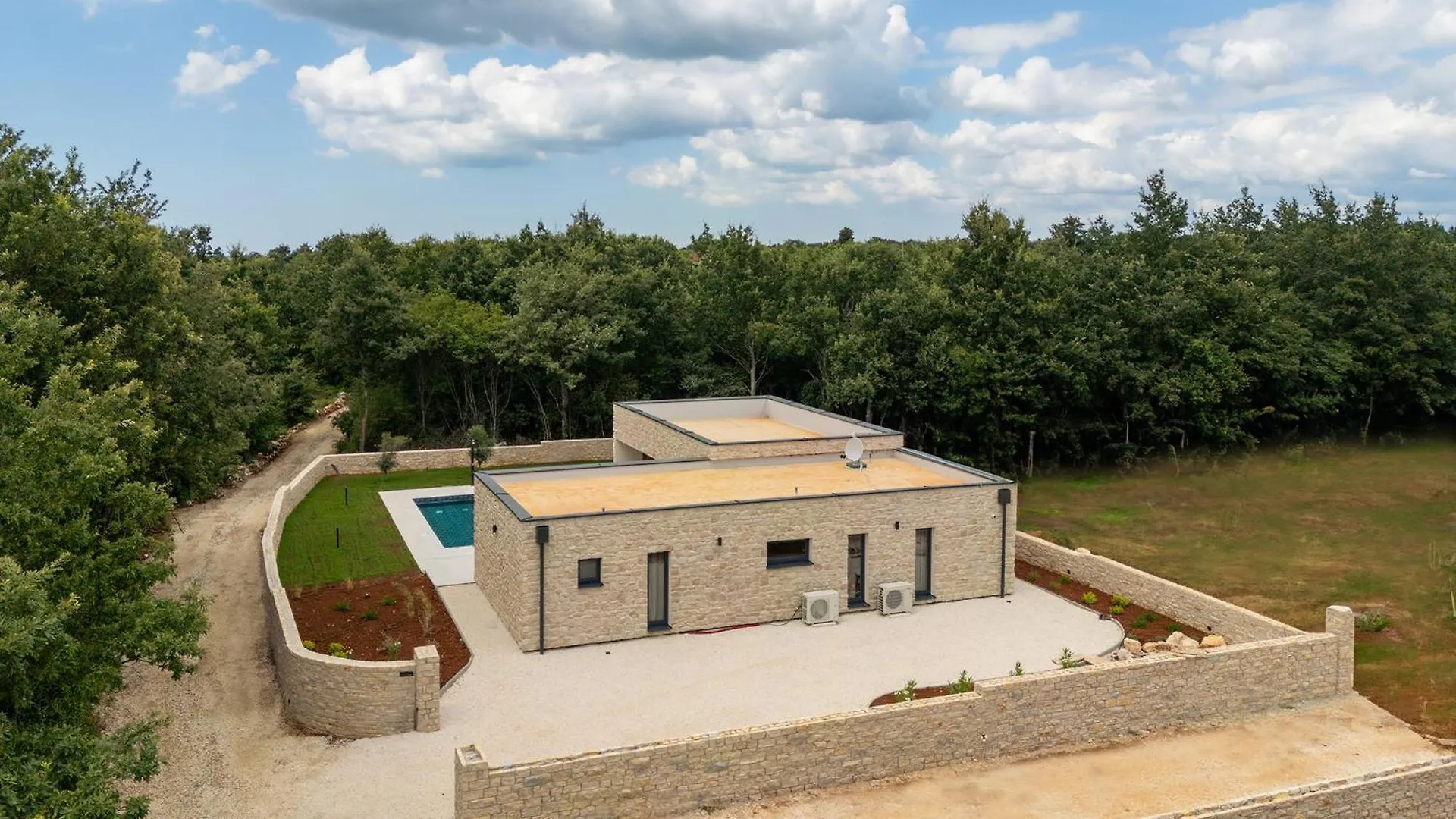 Green Frame Garden Villa West Butkovici